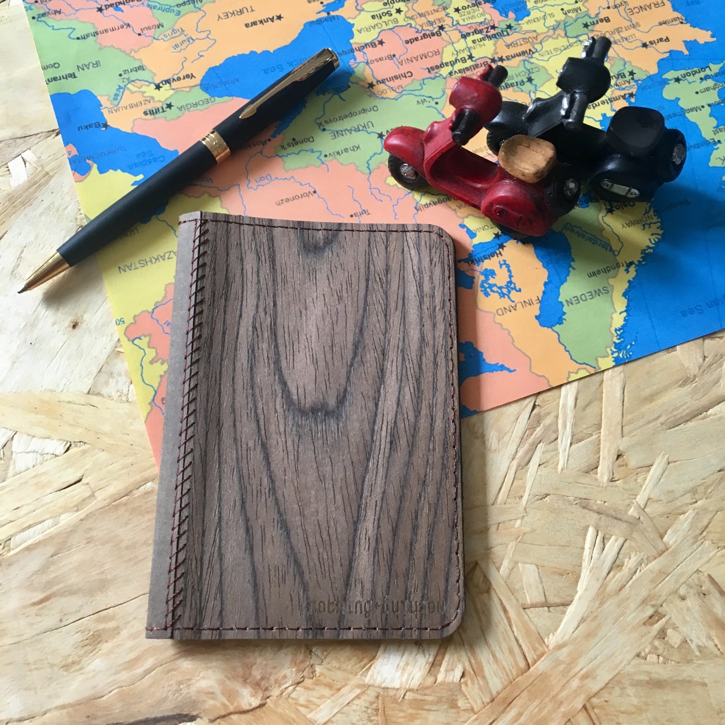 PASSPORT HOLDER (BROWN)