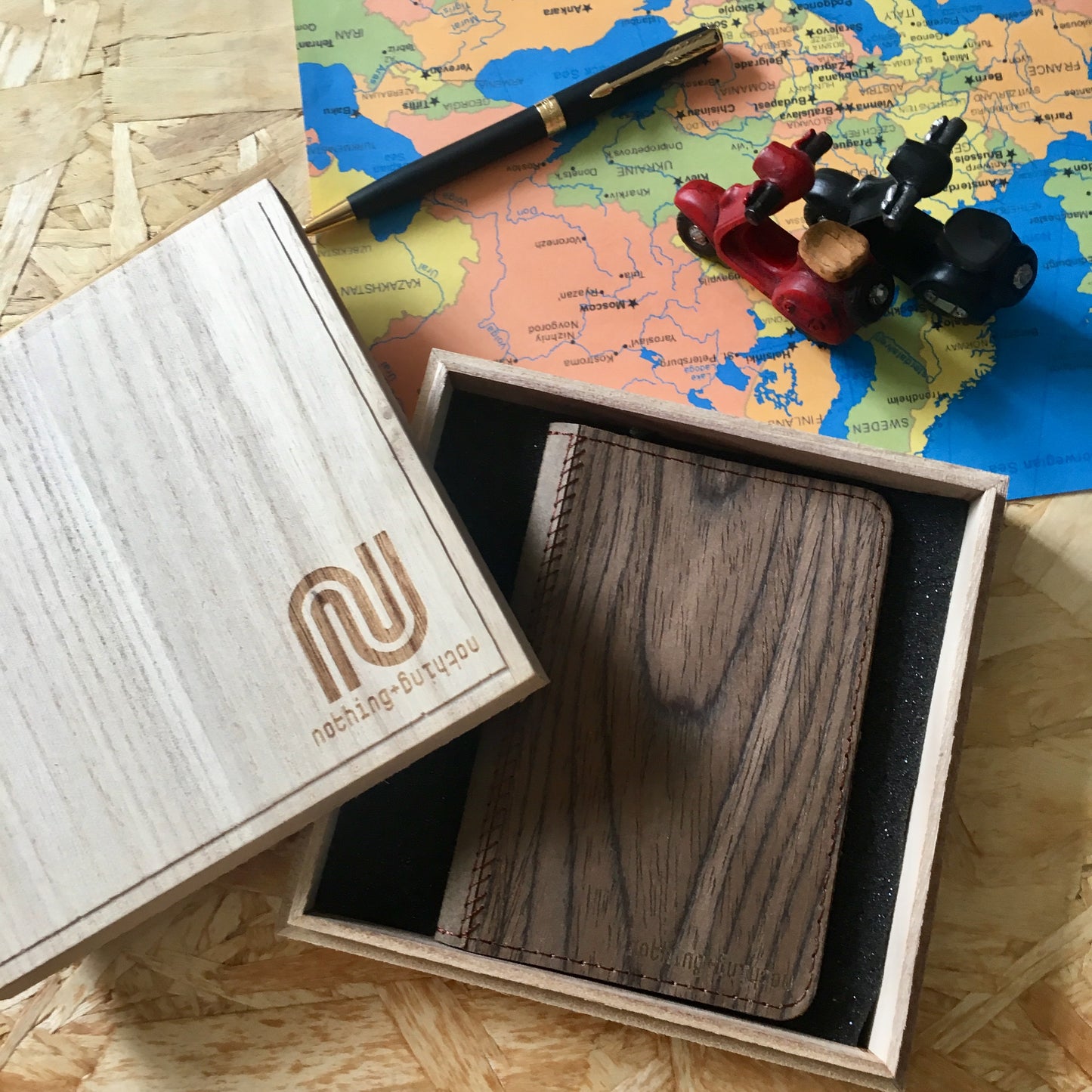 PASSPORT HOLDER (BROWN)